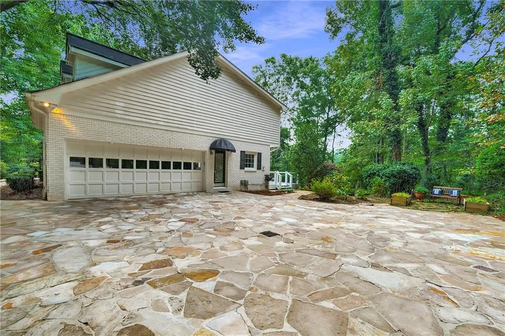 9667 Huntcliff Trace, Sandy Springs, Georgia 30350, 4 Bedrooms Bedrooms, ,4 BathroomsBathrooms,Residential,Sold,9667 Huntcliff Trace,6953382