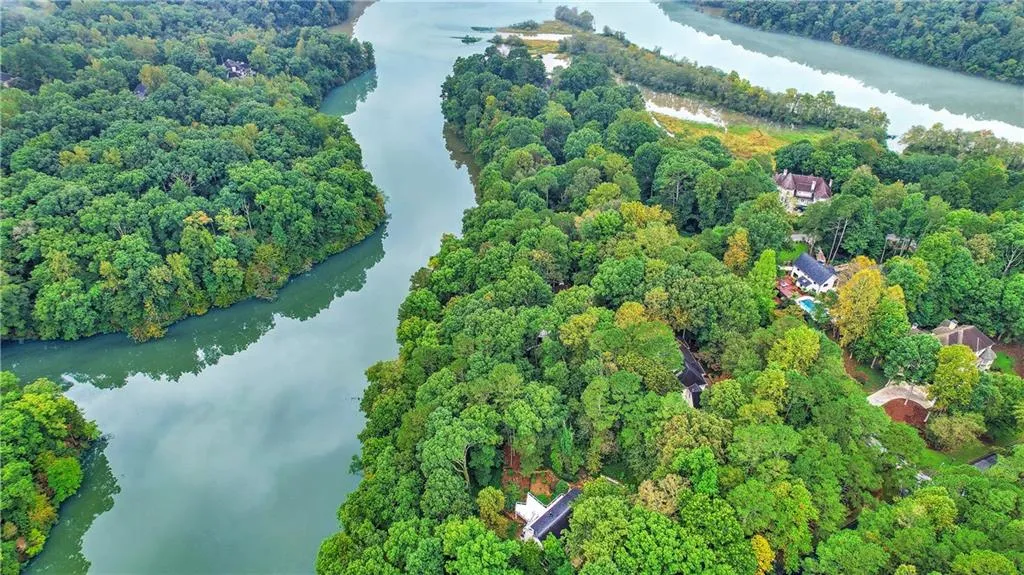 9667 Huntcliff Trace, Sandy Springs, Georgia 30350, 4 Bedrooms Bedrooms, ,4 BathroomsBathrooms,Residential,Sold,9667 Huntcliff Trace,6953382