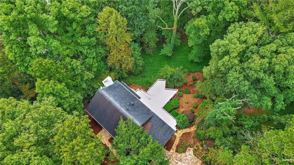 9667 Huntcliff Trace, Sandy Springs, Georgia 30350, 4 Bedrooms Bedrooms, ,4 BathroomsBathrooms,Residential,Sold,9667 Huntcliff Trace,6953382