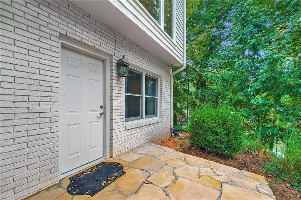 9667 Huntcliff Trace, Sandy Springs, Georgia 30350, 4 Bedrooms Bedrooms, ,4 BathroomsBathrooms,Residential,Sold,9667 Huntcliff Trace,6953382