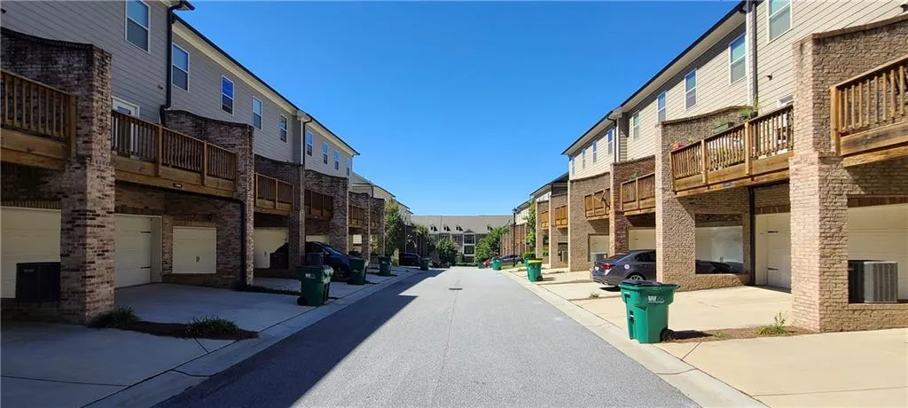 7490 Highland Bluff, Atlanta, Georgia 30328, 3 Bedrooms Bedrooms, ,3 BathroomsBathrooms,Residential,Sold,7490 Highland Bluff,6787417