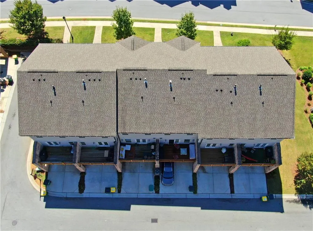 7490 Highland Bluff, Atlanta, Georgia 30328, 3 Bedrooms Bedrooms, ,3 BathroomsBathrooms,Residential,Sold,7490 Highland Bluff,6787417