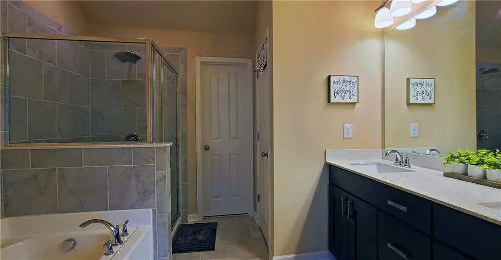 7490 Highland Bluff, Atlanta, Georgia 30328, 3 Bedrooms Bedrooms, ,3 BathroomsBathrooms,Residential,Sold,7490 Highland Bluff,6787417