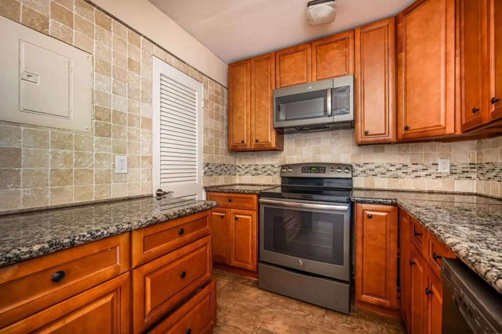 136 Peachtree Memorial Drive Nw Unit Pa4, Atlanta, Georgia 30309, 2 Bedrooms Bedrooms, ,1 BathroomBathrooms,Residential,For Sale,136 Peachtree Memorial Drive Nw Unit Pa4,7600318