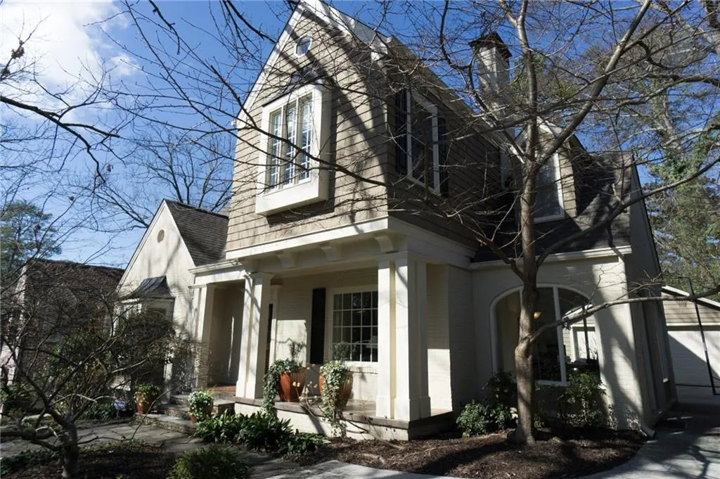 2788 North Hills Drive Ne, Atlanta, Georgia 30305, 4 Bedrooms Bedrooms, ,4 BathroomsBathrooms,Residential,Sold,2788 North Hills Drive Ne,5809915