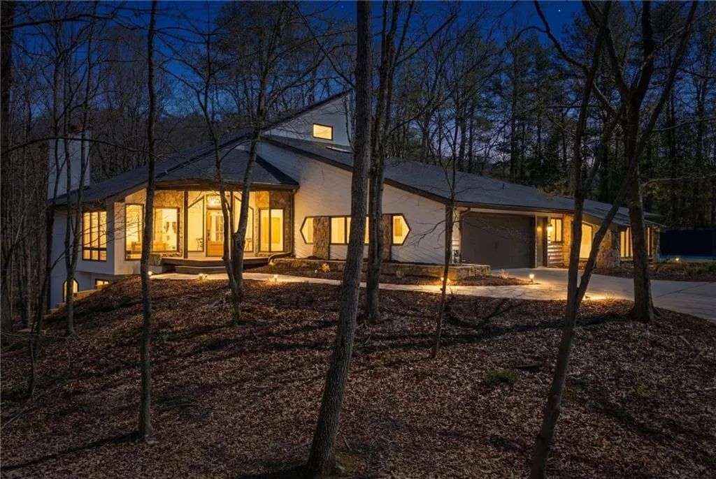 14 Ball Creek Way, Atlanta, Georgia 30350, 6 Bedrooms Bedrooms, ,5 BathroomsBathrooms,Residential,For Sale,14 Ball Creek Way,7738408