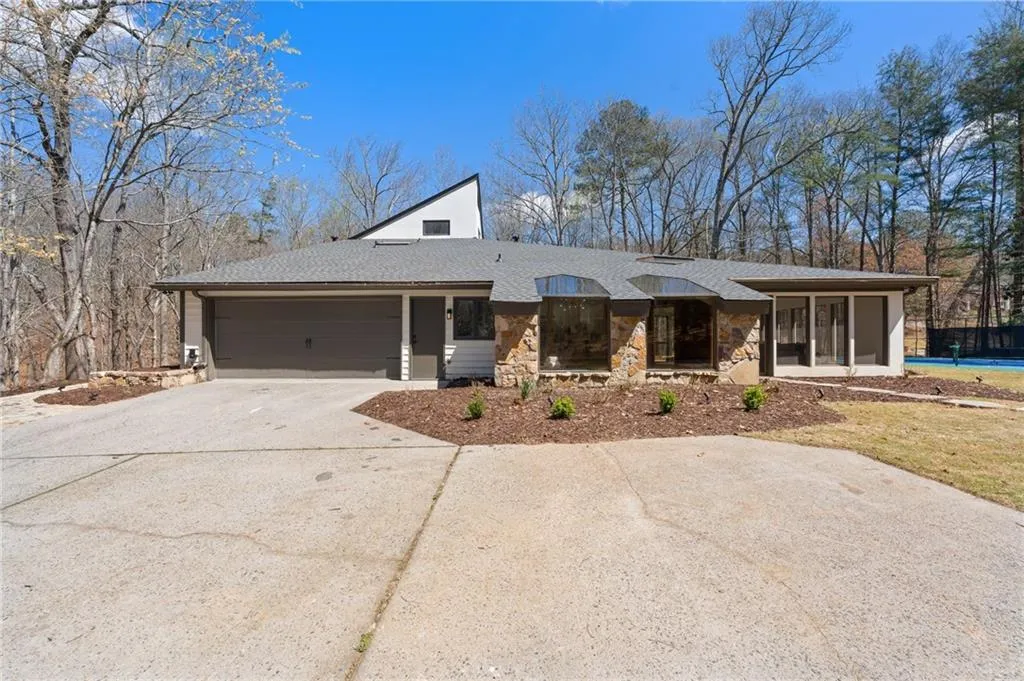 14 Ball Creek Way, Atlanta, Georgia 30350, 6 Bedrooms Bedrooms, ,5 BathroomsBathrooms,Residential,For Sale,14 Ball Creek Way,7738408