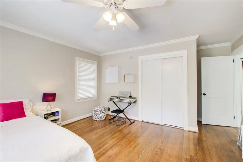 2nd bedroom