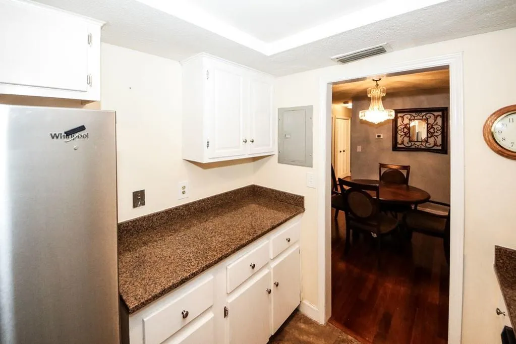 6851 Roswell Road Unit K-3, Sandy Springs, Georgia 30328, 2 Bedrooms Bedrooms, ,2 BathroomsBathrooms,Residential,Sold,6851 Roswell Road Unit K-3,6690196