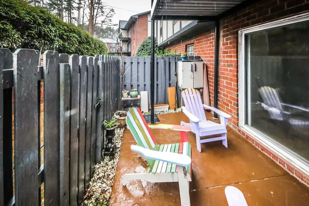 6851 Roswell Road Unit K-3, Sandy Springs, Georgia 30328, 2 Bedrooms Bedrooms, ,2 BathroomsBathrooms,Residential,Sold,6851 Roswell Road Unit K-3,6690196