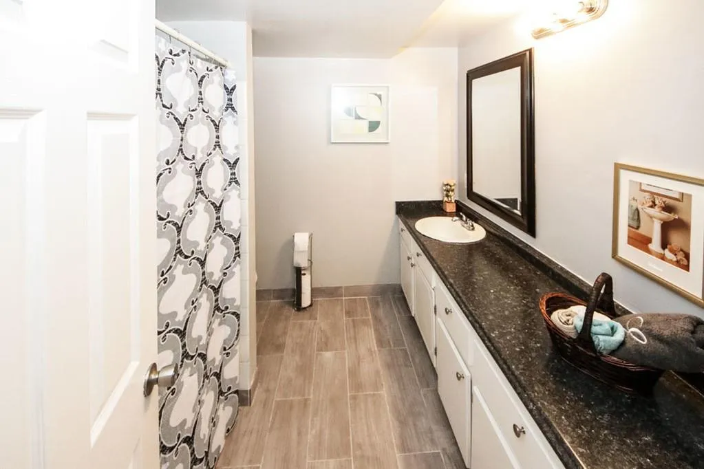 6851 Roswell Road Unit K-3, Sandy Springs, Georgia 30328, 2 Bedrooms Bedrooms, ,2 BathroomsBathrooms,Residential,Sold,6851 Roswell Road Unit K-3,6690196