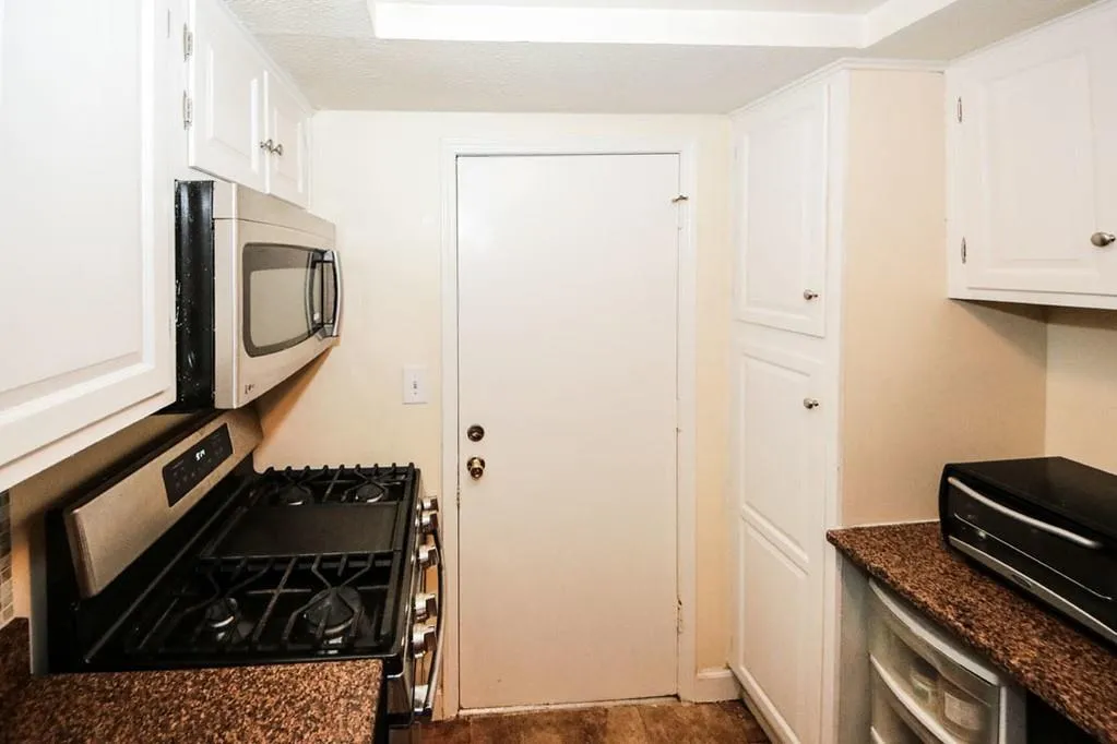 6851 Roswell Road Unit K-3, Sandy Springs, Georgia 30328, 2 Bedrooms Bedrooms, ,2 BathroomsBathrooms,Residential,Sold,6851 Roswell Road Unit K-3,6690196