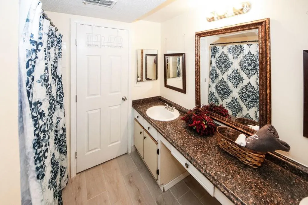 6851 Roswell Road Unit K-3, Sandy Springs, Georgia 30328, 2 Bedrooms Bedrooms, ,2 BathroomsBathrooms,Residential,Sold,6851 Roswell Road Unit K-3,6690196