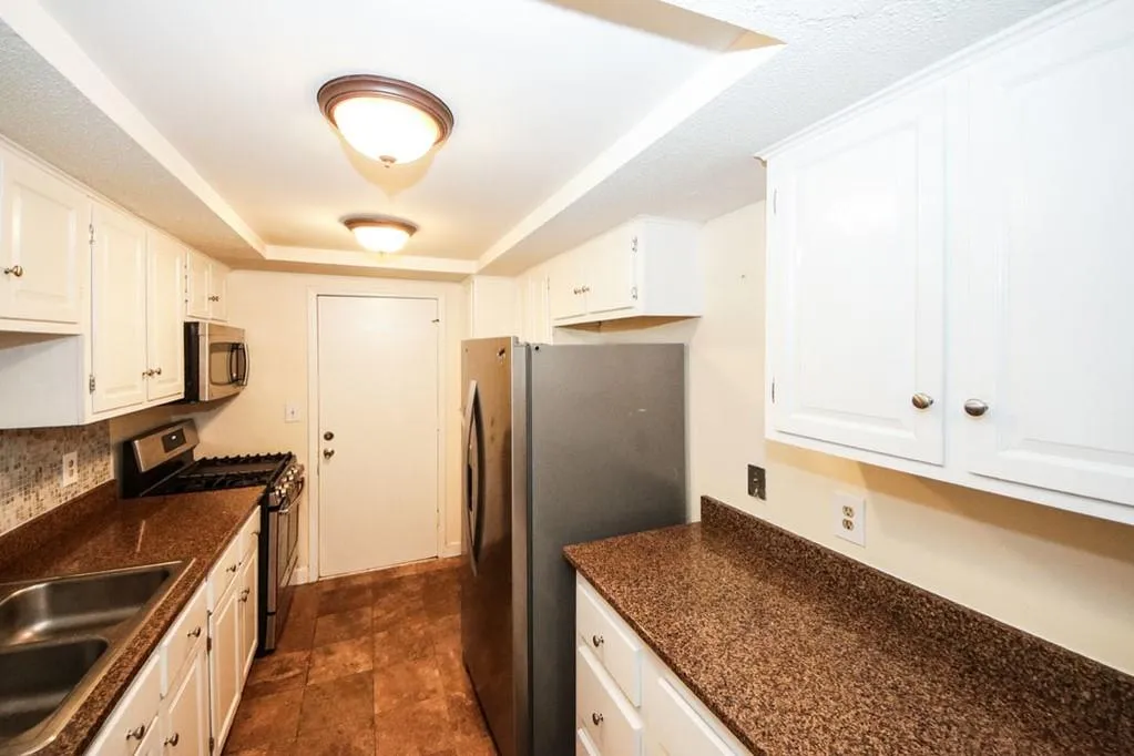 6851 Roswell Road Unit K-3, Sandy Springs, Georgia 30328, 2 Bedrooms Bedrooms, ,2 BathroomsBathrooms,Residential,Sold,6851 Roswell Road Unit K-3,6690196