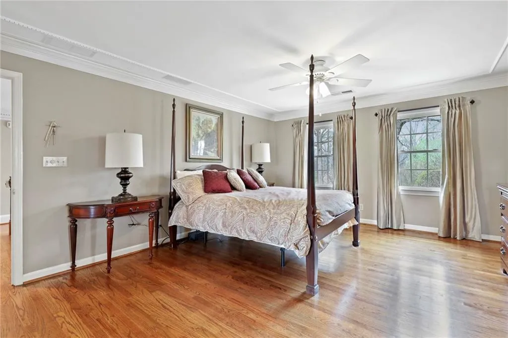 8215 Sullivan Hill Road Road, Sandy Springs, Georgia 30350, 5 Bedrooms Bedrooms, ,4 BathroomsBathrooms,Residential,Sold,8215 Sullivan Hill Road Road,6695608
