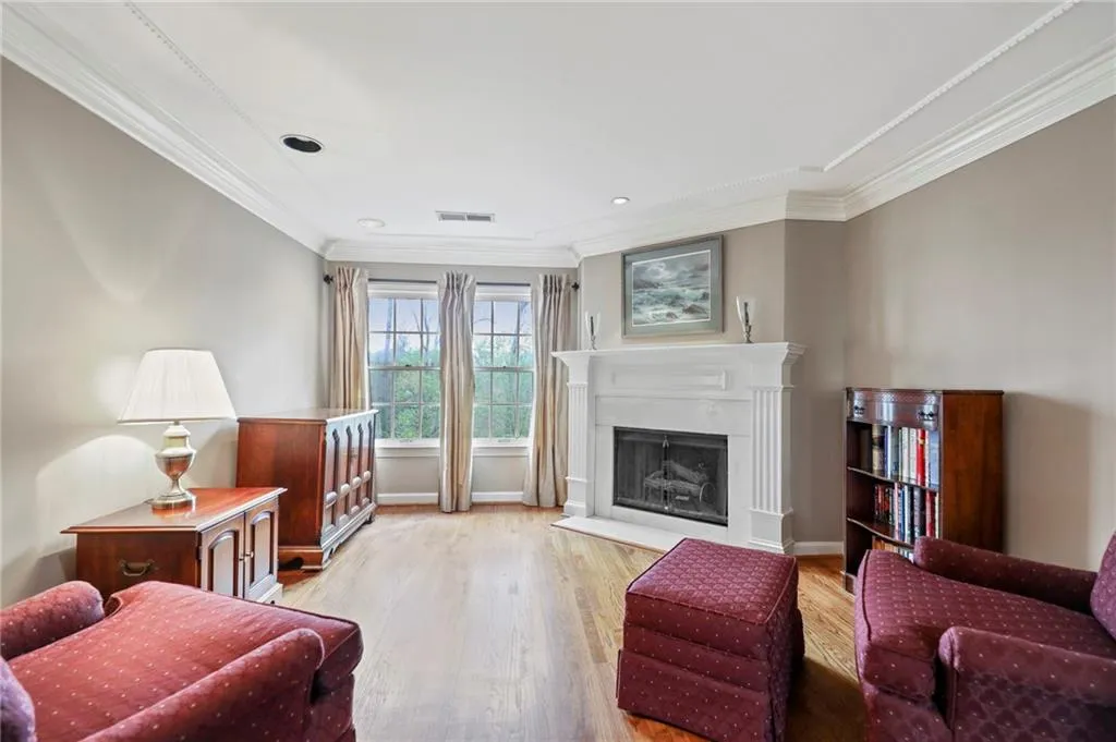 8215 Sullivan Hill Road Road, Sandy Springs, Georgia 30350, 5 Bedrooms Bedrooms, ,4 BathroomsBathrooms,Residential,Sold,8215 Sullivan Hill Road Road,6695608