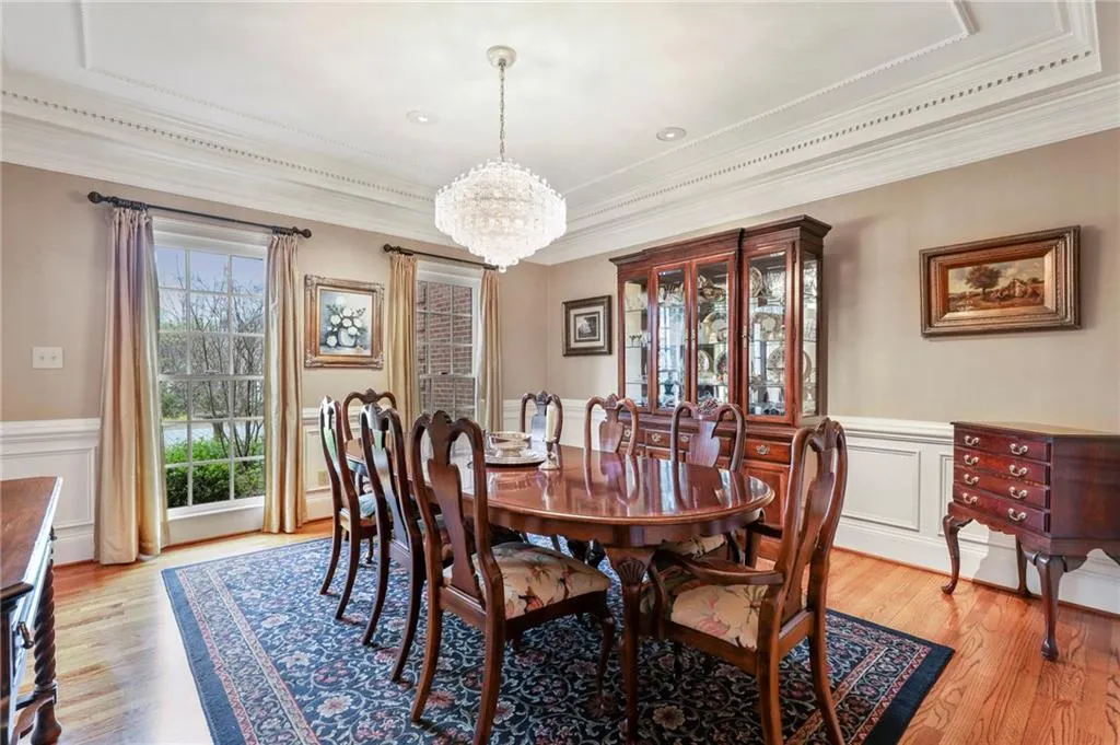 8215 Sullivan Hill Road Road, Sandy Springs, Georgia 30350, 5 Bedrooms Bedrooms, ,4 BathroomsBathrooms,Residential,Sold,8215 Sullivan Hill Road Road,6695608