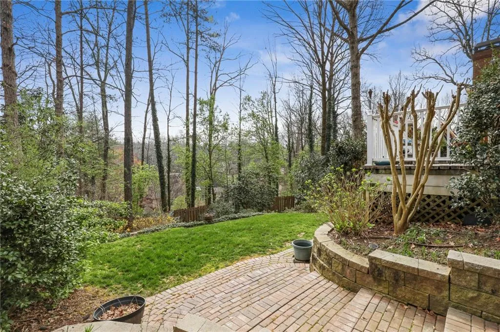 8215 Sullivan Hill Road Road, Sandy Springs, Georgia 30350, 5 Bedrooms Bedrooms, ,4 BathroomsBathrooms,Residential,Sold,8215 Sullivan Hill Road Road,6695608