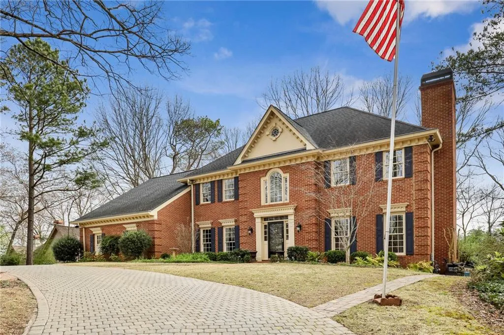 8215 Sullivan Hill Road Road, Sandy Springs, Georgia 30350, 5 Bedrooms Bedrooms, ,4 BathroomsBathrooms,Residential,Sold,8215 Sullivan Hill Road Road,6695608