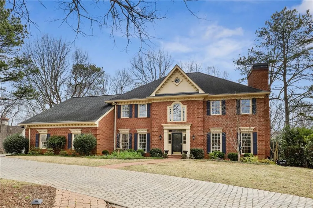 8215 Sullivan Hill Road Road, Sandy Springs, Georgia 30350, 5 Bedrooms Bedrooms, ,4 BathroomsBathrooms,Residential,Sold,8215 Sullivan Hill Road Road,6695608