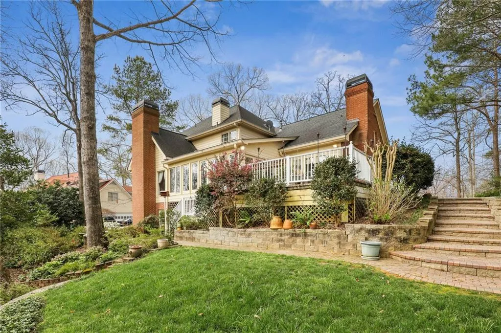 8215 Sullivan Hill Road Road, Sandy Springs, Georgia 30350, 5 Bedrooms Bedrooms, ,4 BathroomsBathrooms,Residential,Sold,8215 Sullivan Hill Road Road,6695608