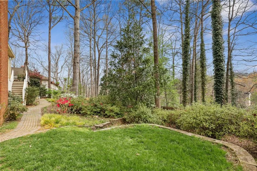 8215 Sullivan Hill Road Road, Sandy Springs, Georgia 30350, 5 Bedrooms Bedrooms, ,4 BathroomsBathrooms,Residential,Sold,8215 Sullivan Hill Road Road,6695608