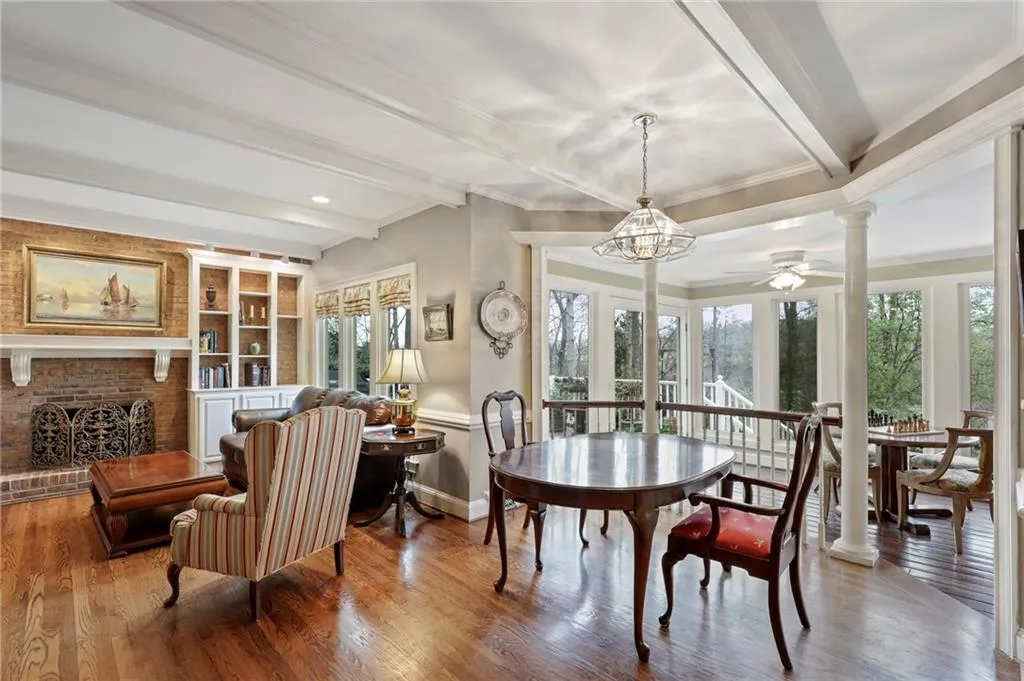 8215 Sullivan Hill Road Road, Sandy Springs, Georgia 30350, 5 Bedrooms Bedrooms, ,4 BathroomsBathrooms,Residential,Sold,8215 Sullivan Hill Road Road,6695608