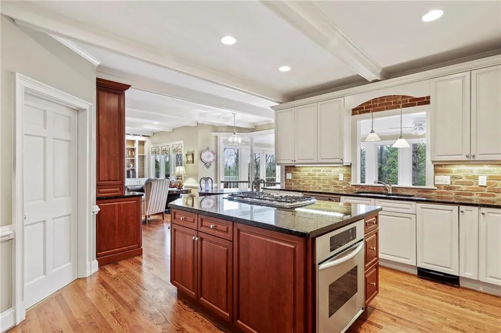 8215 Sullivan Hill Road Road, Sandy Springs, Georgia 30350, 5 Bedrooms Bedrooms, ,4 BathroomsBathrooms,Residential,Sold,8215 Sullivan Hill Road Road,6695608