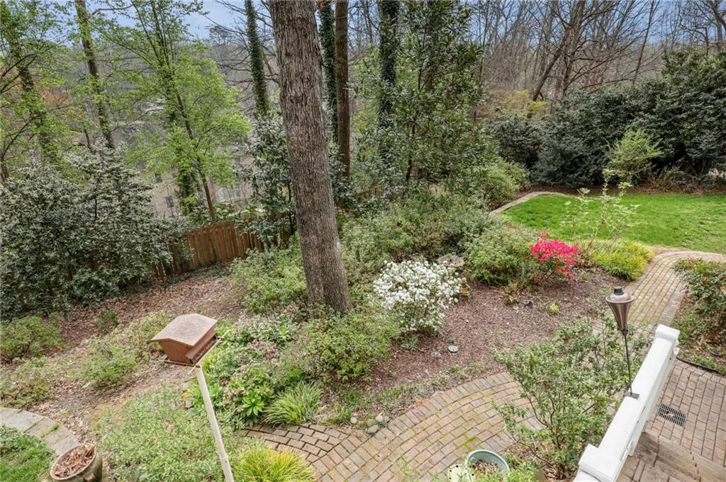 8215 Sullivan Hill Road Road, Sandy Springs, Georgia 30350, 5 Bedrooms Bedrooms, ,4 BathroomsBathrooms,Residential,Sold,8215 Sullivan Hill Road Road,6695608