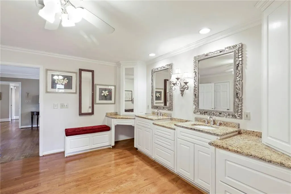 8215 Sullivan Hill Road Road, Sandy Springs, Georgia 30350, 5 Bedrooms Bedrooms, ,4 BathroomsBathrooms,Residential,Sold,8215 Sullivan Hill Road Road,6695608