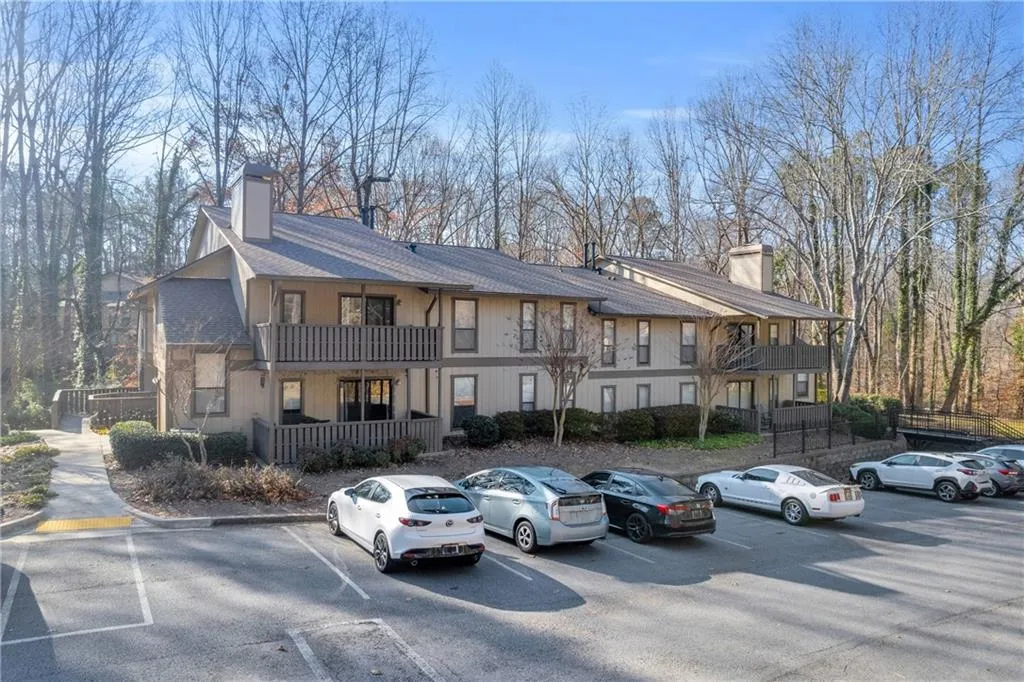 1608 Woodcliff Drive Ne, Atlanta, Georgia 30350, 2 Bedrooms Bedrooms, ,2 BathroomsBathrooms,Residential,Sold,1608 Woodcliff Drive Ne,7500734