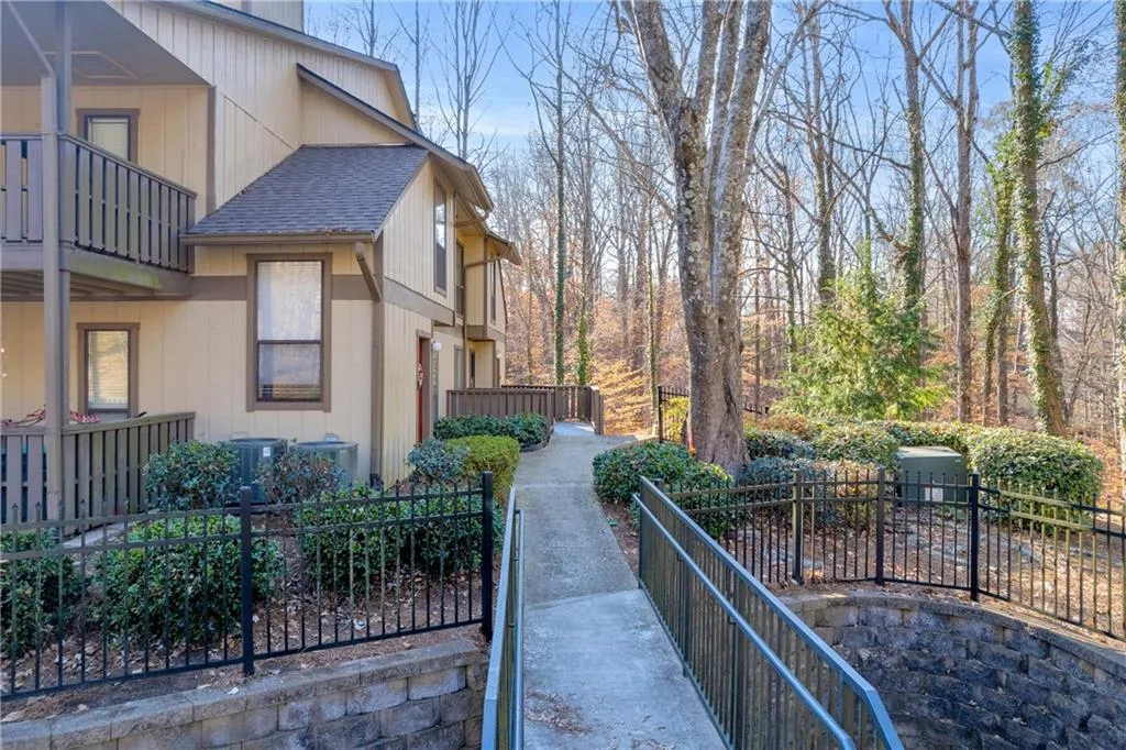 1608 Woodcliff Drive Ne, Atlanta, Georgia 30350, 2 Bedrooms Bedrooms, ,2 BathroomsBathrooms,Residential,Sold,1608 Woodcliff Drive Ne,7500734