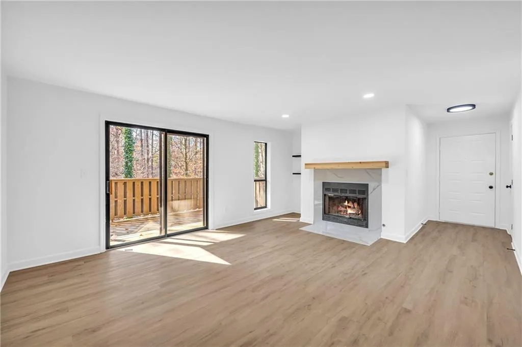 1608 Woodcliff Drive Ne, Atlanta, Georgia 30350, 2 Bedrooms Bedrooms, ,2 BathroomsBathrooms,Residential,Sold,1608 Woodcliff Drive Ne,7500734