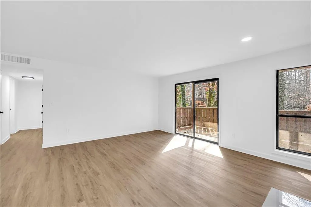 1608 Woodcliff Drive Ne, Atlanta, Georgia 30350, 2 Bedrooms Bedrooms, ,2 BathroomsBathrooms,Residential,Sold,1608 Woodcliff Drive Ne,7500734