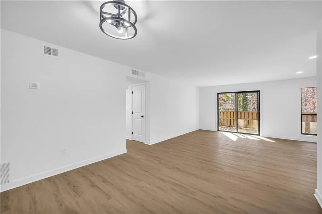 1608 Woodcliff Drive Ne, Atlanta, Georgia 30350, 2 Bedrooms Bedrooms, ,2 BathroomsBathrooms,Residential,Sold,1608 Woodcliff Drive Ne,7500734