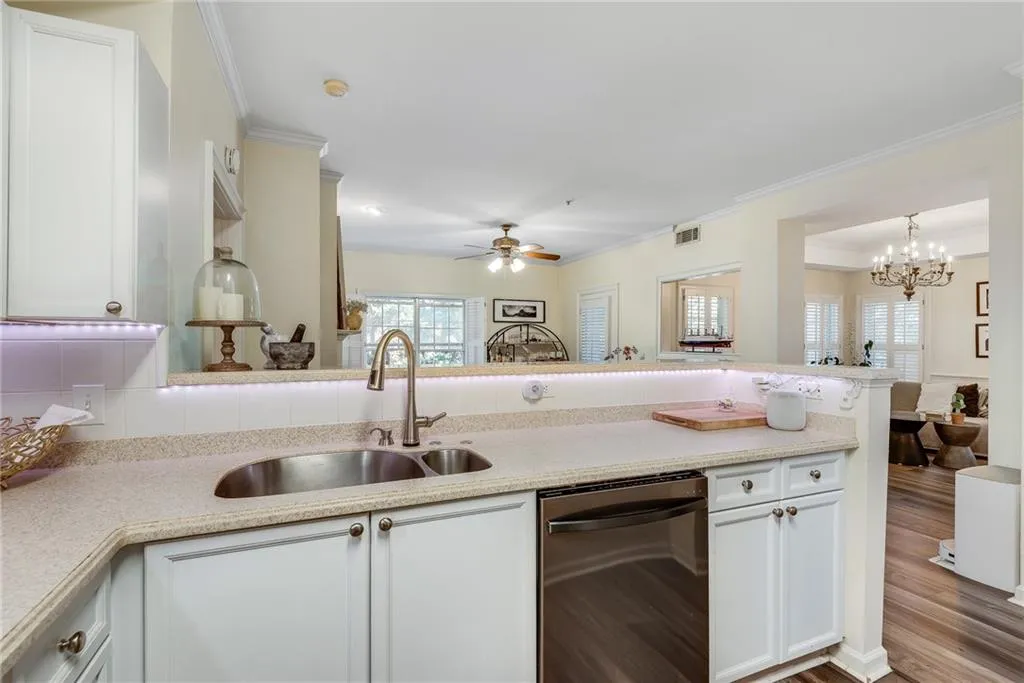 3275 Lenox Road Ne Unit 108, Atlanta, Georgia 30324, 2 Bedrooms Bedrooms, 0 ,2 BathroomsBathrooms,Residential,For Sale,3275 Lenox Road Ne Unit 108,7850796