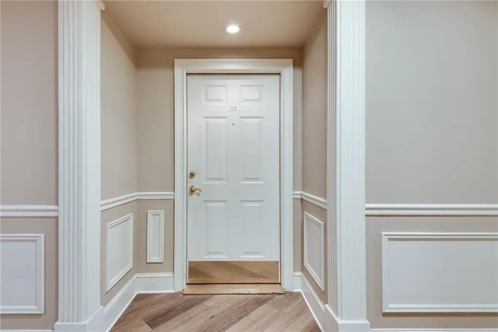 3275 Lenox Road Ne Unit 108, Atlanta, Georgia 30324, 2 Bedrooms Bedrooms, 0 ,2 BathroomsBathrooms,Residential,For Sale,3275 Lenox Road Ne Unit 108,7850796