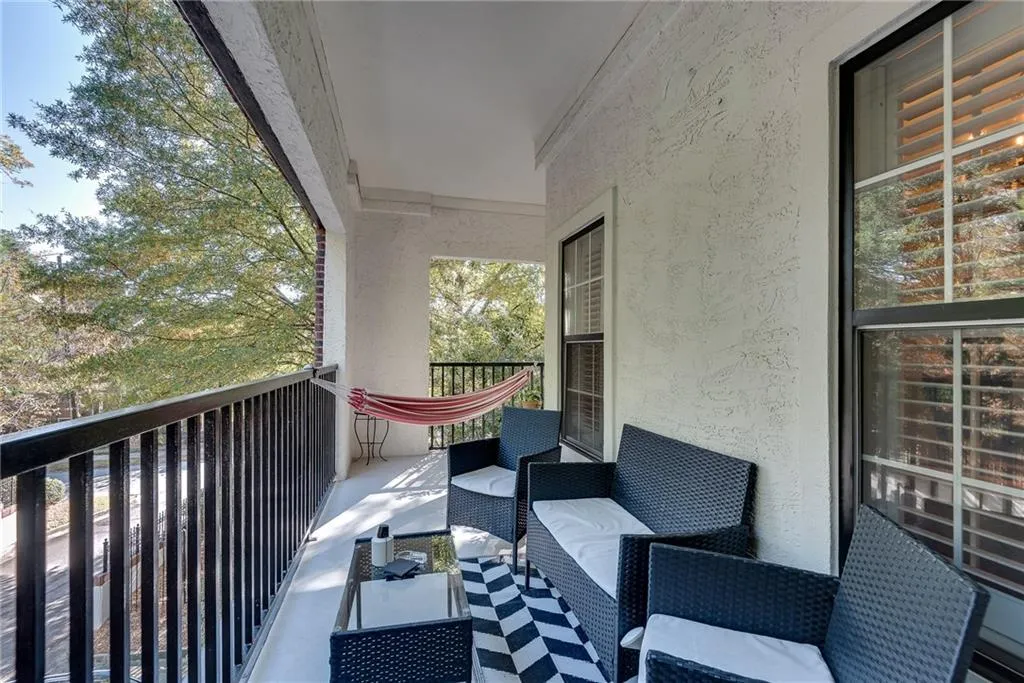 3275 Lenox Road Ne Unit 108, Atlanta, Georgia 30324, 2 Bedrooms Bedrooms, 0 ,2 BathroomsBathrooms,Residential,For Sale,3275 Lenox Road Ne Unit 108,7850796