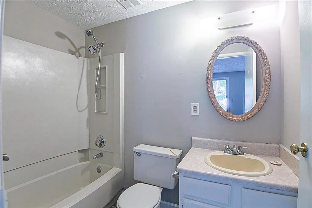 8835 Long Beach Circle, Atlanta, Georgia 30350, 2 Bedrooms Bedrooms, ,2 BathroomsBathrooms,Residential,Sold,8835 Long Beach Circle,6942327