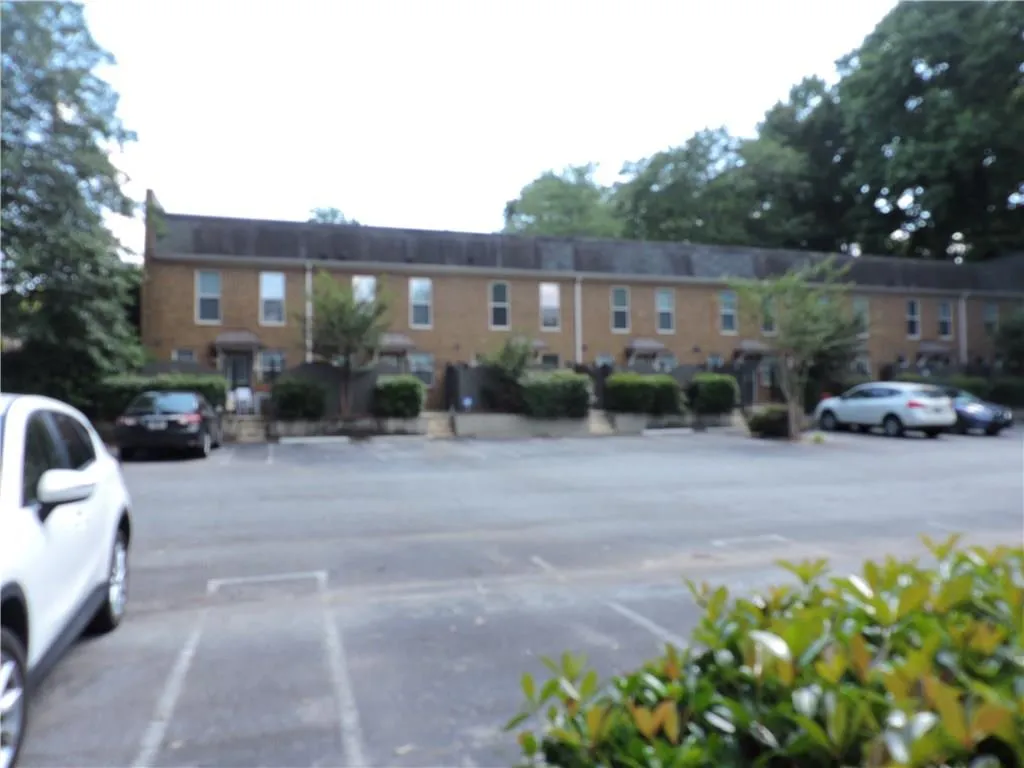 135 N River Drive N Unit A, Atlanta, Georgia 30350, 2 Bedrooms Bedrooms, ,2 BathroomsBathrooms,Residential,Sold,135 N River Drive N Unit A,6025211