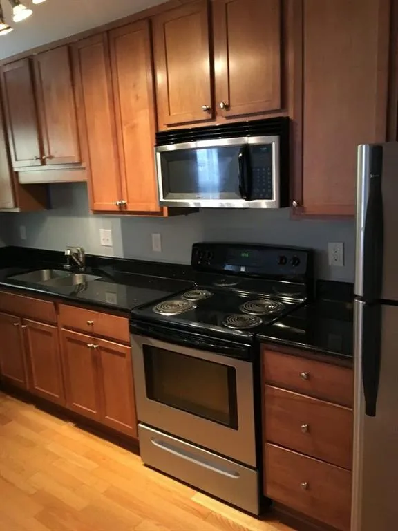 135 N River Drive N Unit A, Atlanta, Georgia 30350, 2 Bedrooms Bedrooms, ,2 BathroomsBathrooms,Residential,Sold,135 N River Drive N Unit A,6025211