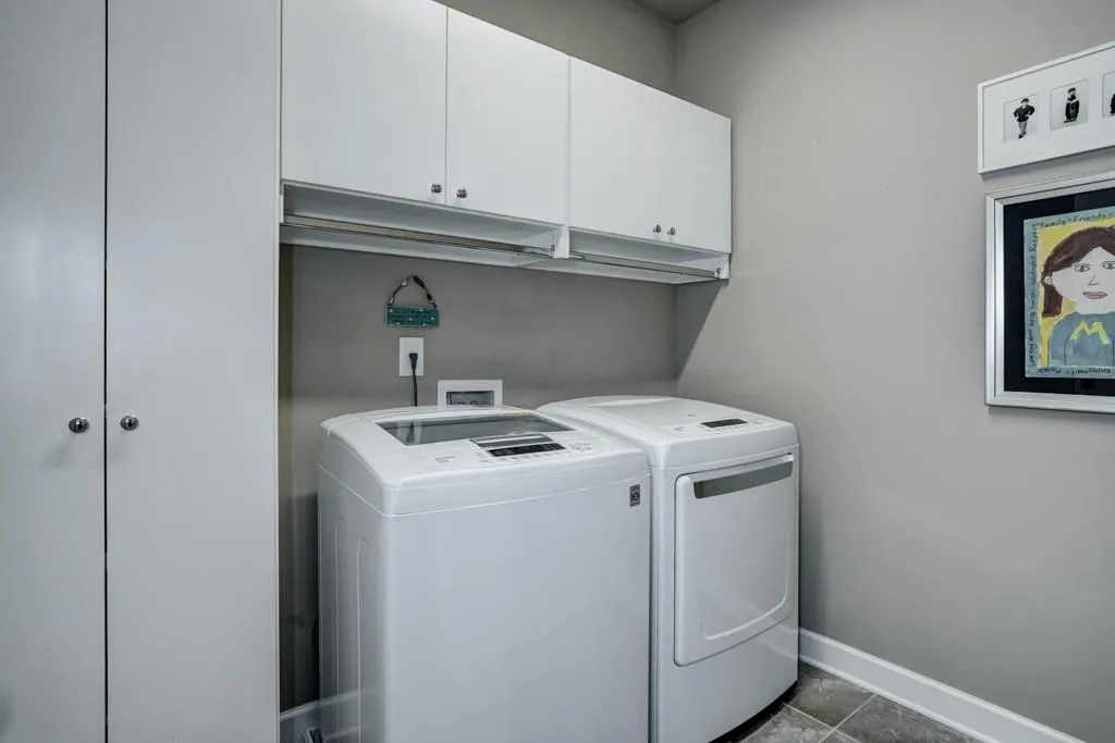 121 Barkley Lane, Atlanta, Georgia 30328, 3 Bedrooms Bedrooms, ,3 BathroomsBathrooms,Residential,Sold,121 Barkley Lane,5787001