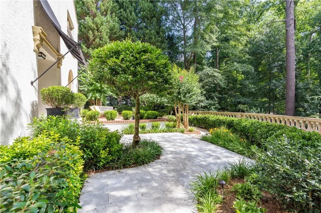 2512 Habersham Road Nw, Atlanta, Georgia 30305, 5 Bedrooms Bedrooms, ,4 BathroomsBathrooms,Residential,Sold,2512 Habersham Road Nw,5795960