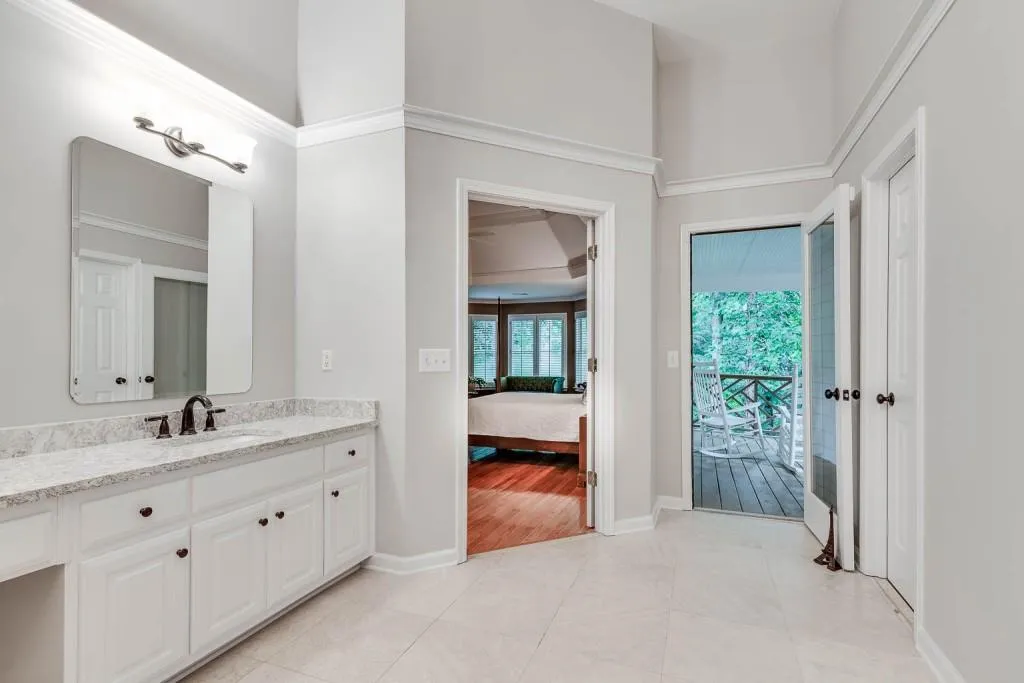 410 Ivy Hall Drive, Sandy Springs, Georgia 30350, 5 Bedrooms Bedrooms, ,5 BathroomsBathrooms,Residential,Sold,410 Ivy Hall Drive,6896017