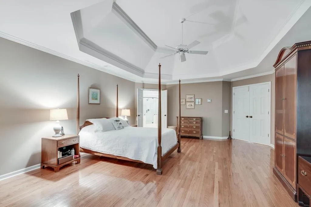 410 Ivy Hall Drive, Sandy Springs, Georgia 30350, 5 Bedrooms Bedrooms, ,5 BathroomsBathrooms,Residential,Sold,410 Ivy Hall Drive,6896017