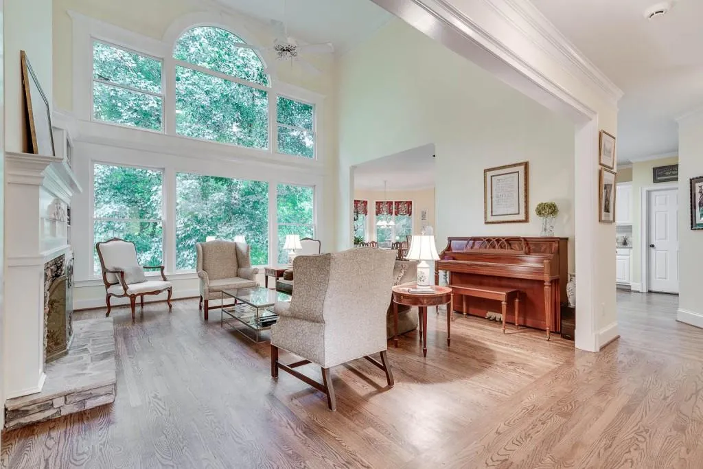 410 Ivy Hall Drive, Sandy Springs, Georgia 30350, 5 Bedrooms Bedrooms, ,5 BathroomsBathrooms,Residential,Sold,410 Ivy Hall Drive,6896017