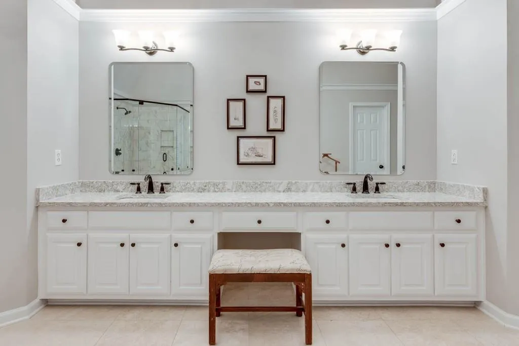 410 Ivy Hall Drive, Sandy Springs, Georgia 30350, 5 Bedrooms Bedrooms, ,5 BathroomsBathrooms,Residential,Sold,410 Ivy Hall Drive,6896017