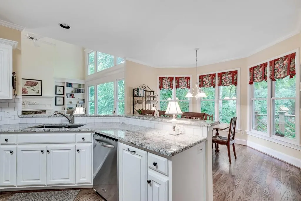 410 Ivy Hall Drive, Sandy Springs, Georgia 30350, 5 Bedrooms Bedrooms, ,5 BathroomsBathrooms,Residential,Sold,410 Ivy Hall Drive,6896017