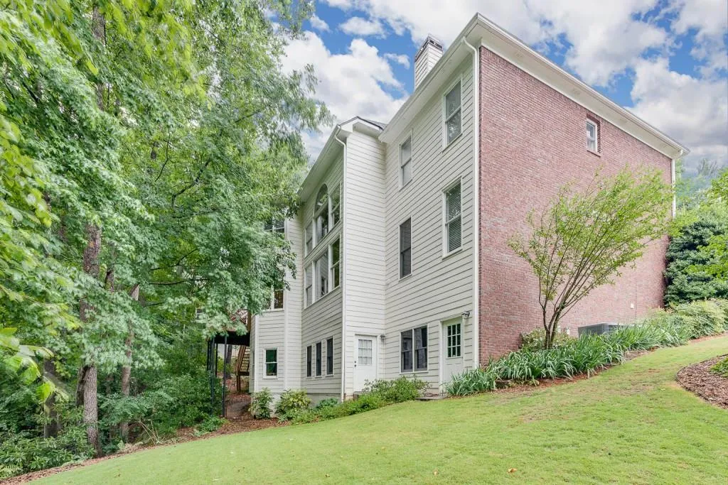 410 Ivy Hall Drive, Sandy Springs, Georgia 30350, 5 Bedrooms Bedrooms, ,5 BathroomsBathrooms,Residential,Sold,410 Ivy Hall Drive,6896017