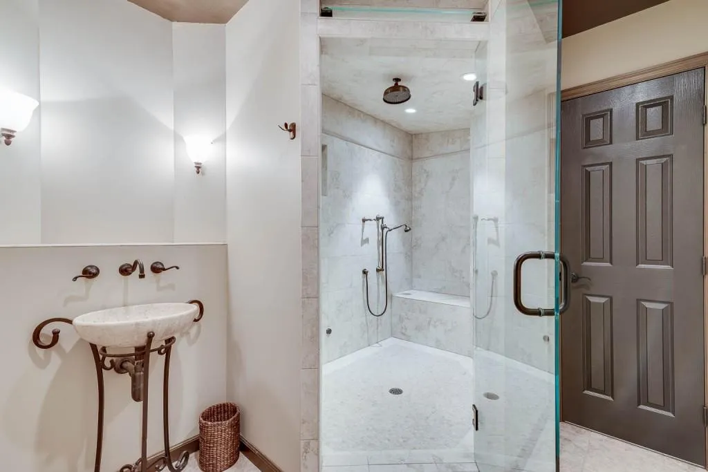 410 Ivy Hall Drive, Sandy Springs, Georgia 30350, 5 Bedrooms Bedrooms, ,5 BathroomsBathrooms,Residential,Sold,410 Ivy Hall Drive,6896017